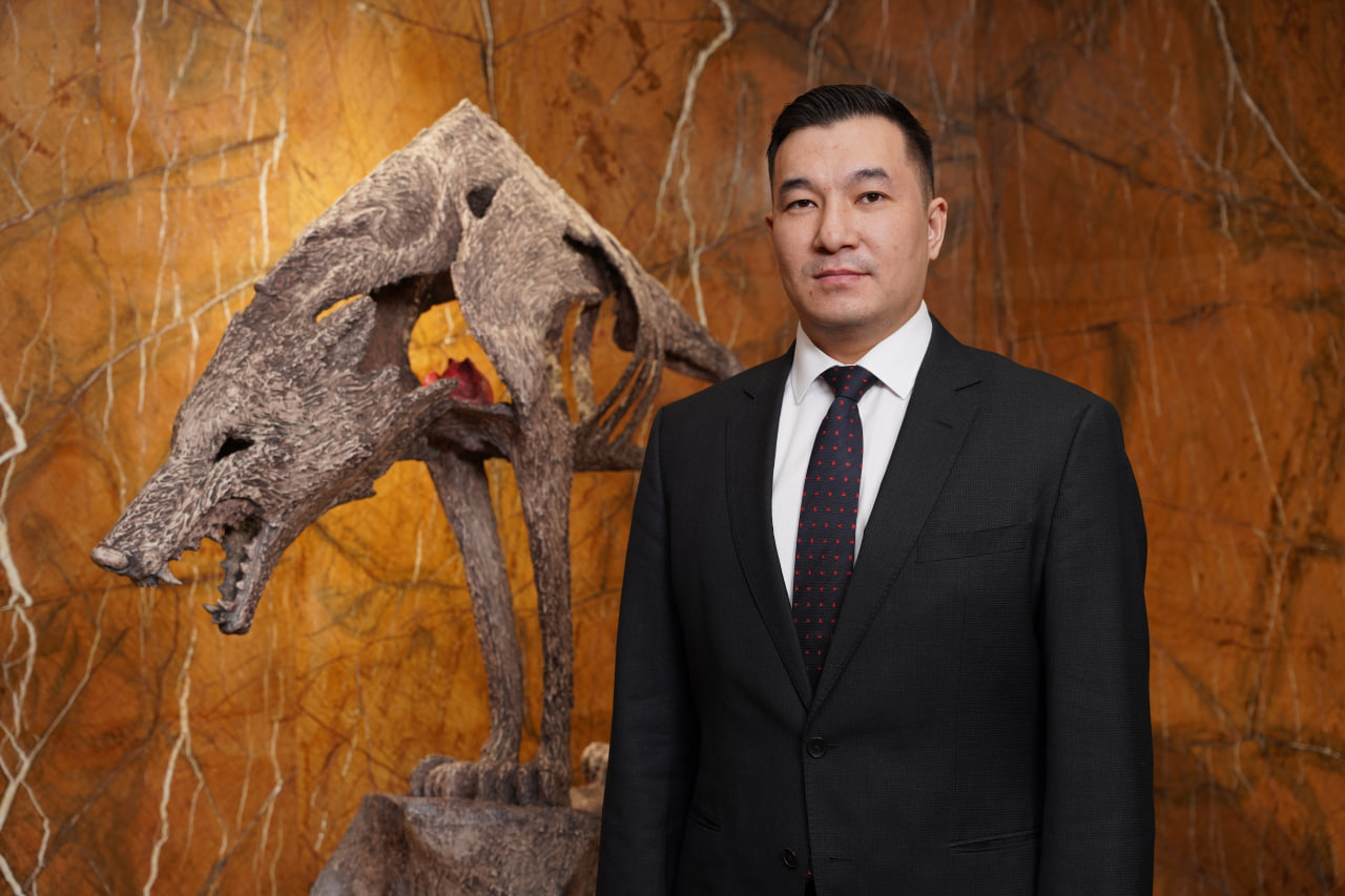 АРД СЕКЮРИТИЗЫГ ДЭЛХИЙН ЖИШИГТ НИЙЦЭХ ХӨРӨНГӨ ОРУУЛАЛТЫН БАНК БОЛГОХЫГ ЗОРИНО 